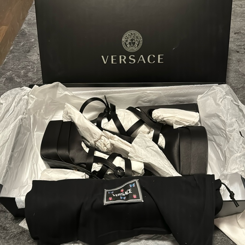 37 : Versace X Dua Lipa Aevitas Pointy Cage Platform Pumps